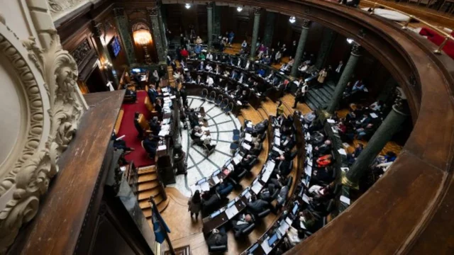 La Legislatura porteña aprobó límites a las cobranzas extrajudiciales y creó una mesa de asistencia para personas endeudadas