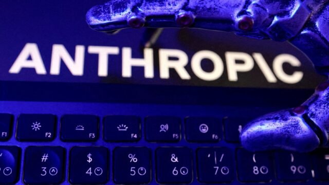 Anthropic redujo a la mitad la contratación de empleados jóvenes por el avance de sus IA