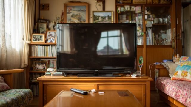 Qué hacer con el TV antiguo que tenemos en casa y cómo convertirlo en Smart TV