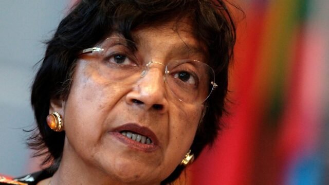 De los tribunales del apartheid al Nobel de la Paz: la vida de la jurista sudafricana Navanethem “Navi” Pillay