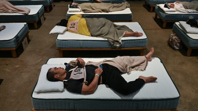 Así es el curioso campeonato de dormir que Japón organiza para crear conciencia sobre su déficit crónico de sueño