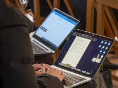La escasez de memoria por la IA hace caer 20% los envíos de computadoras en el mundo