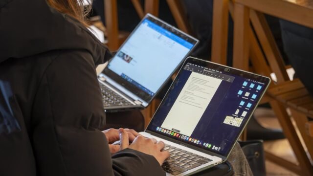 La escasez de memoria por la IA hace caer 20% los envíos de computadoras en el mundo