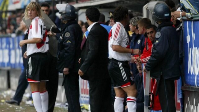 Cómo fue el primer Superclásico de los DT de River en La Bombonera