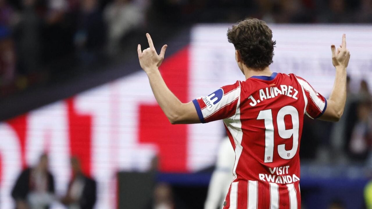 La figurita que le faltaba para pelear el título en España: Julián Álvarez convirtió otro gol y le pidió disculpas a los hinchas de Atlético de Madrid