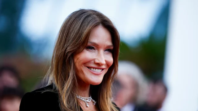 Carla Bruni habló de su lucha contra el alcohol: “No me he librado del todo de mis adicciones”