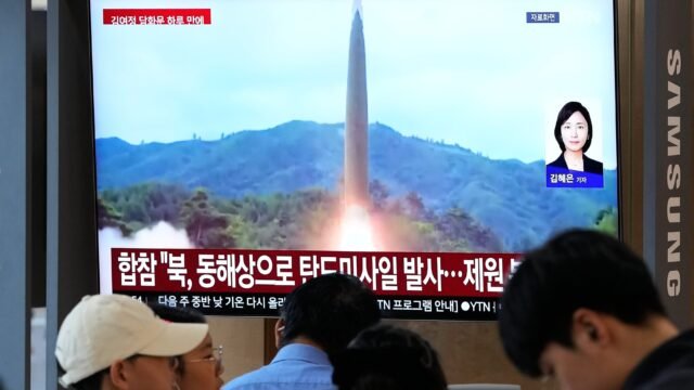 Tras la tensión con Corea del Sur por las minas fronterizas, el régimen de Kim Jong-un lanzó un misil balístico al mar de Japón