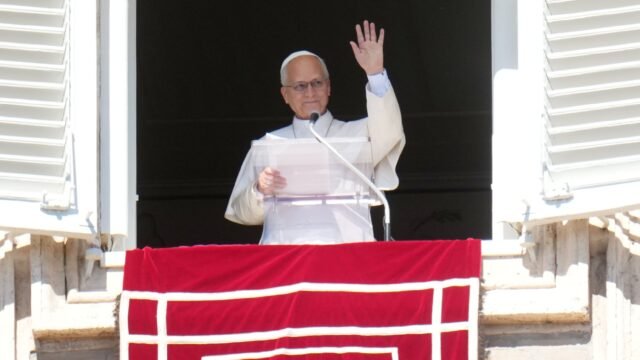 Nuevos estudios al papa León XIV confirmaron una “mejora constante”: le realizaron análisis de sangre y una radiografía