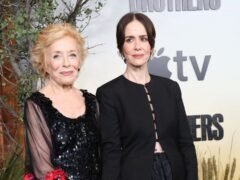 Holland Taylor revela por qué no quiere trabajar junto a Sarah Paulson pese a tener más de dos décadas de relación