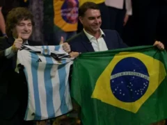 El mundo diplomático hace oídos sordos sobre la fuga de Bolsonaro, el rol de Estados Unidos y la ayuda de Milei