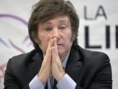 Milei organiza el contraespionaje: aprobaron la compra de detectores de micrófonos y cámaras ocultas para Olivos
