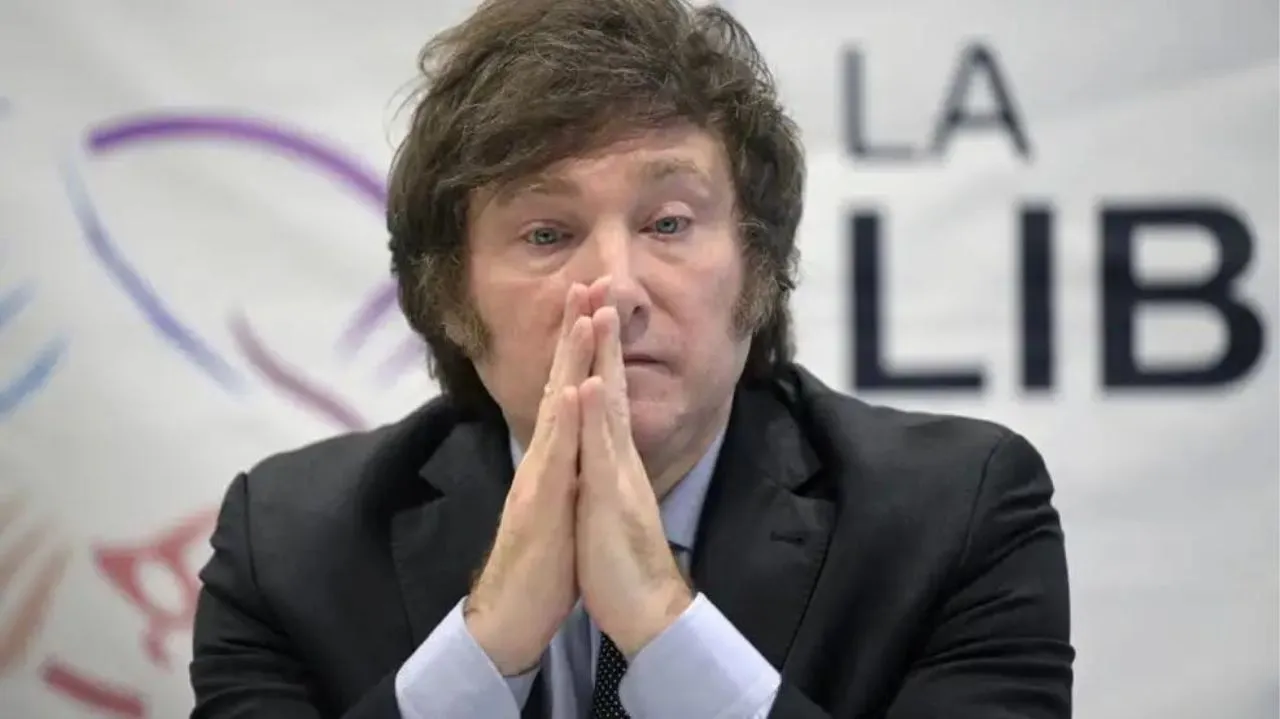 Milei organiza el contraespionaje: aprobaron la compra de detectores de micrófonos y cámaras ocultas para Olivos