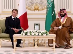 Visita sorpresa de Macron a Arabia Saudita en plena ofensiva de los rebeldes hutíes: Bin Salman le garantizó diésel para Francia