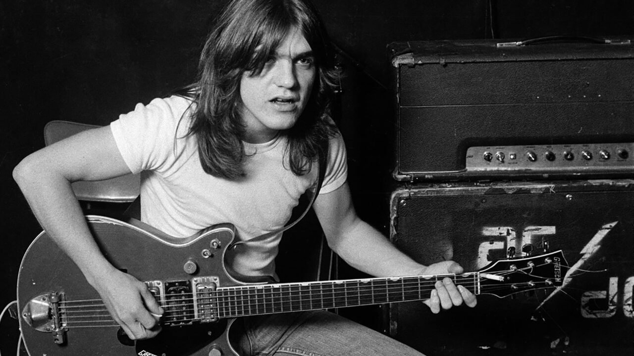 Malcolm Young y el recuerdo del riff de AC/DC que no lo dejaba dormir: “¿Puedo grabarlo? Me está volviendo loco”