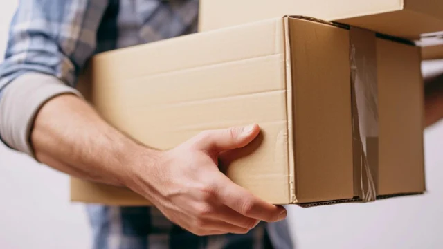 Boom de compras al exterior: las importaciones vía courier crecieron 59,5% en lo que va del año y ya superaron el total de 2025