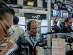 Efecto Brasil: se recuperaron los bonos argentinos y cedió el riesgo país, pero las acciones continuaron en baja