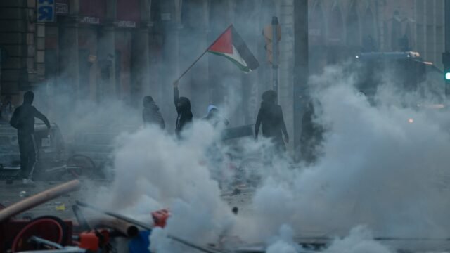 Italia se sumó a la ola de protestas en Europa: manifestantes se enfrentaron a la policía y anunciaron una huelga general