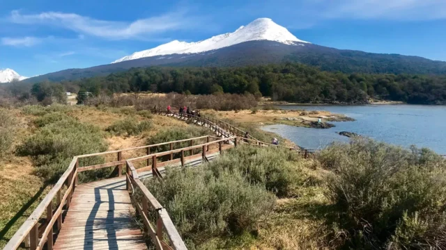 Pese al rechazo de los técnicos, autorizaron el fondeo de megayates de bandera británica en el Parque Nacional Tierra del Fuego