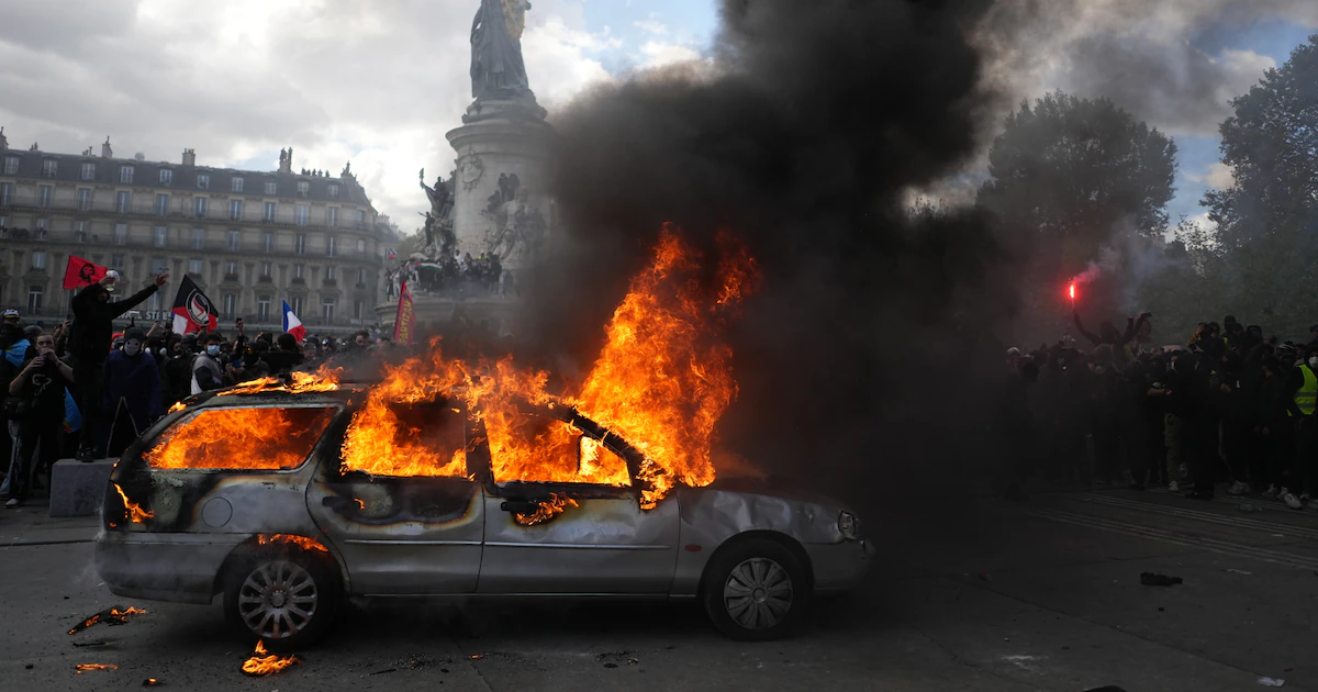 Macron busca prohibir o limitar las protestas en Francia tras los disturbios: “La prioridad es volver a la calma”