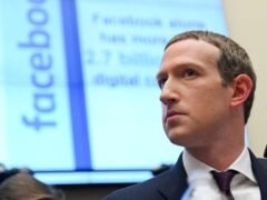 Mark Zuckerberg evalúa irse de California por una ley que cobraría impuestos a los multimillonarios