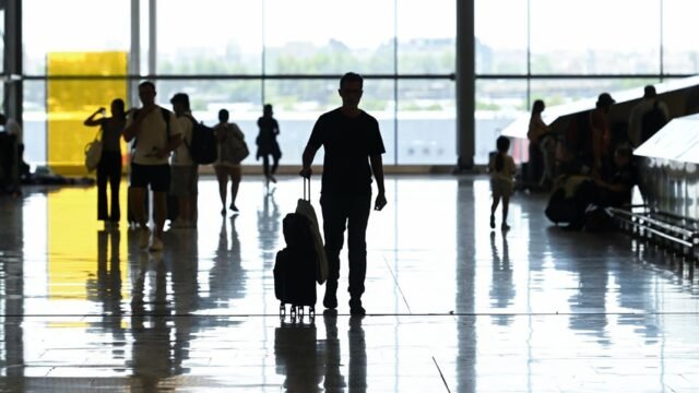 El tráfico aéreo en Italia sufrió cancelaciones por problemas en la transmisión de datos