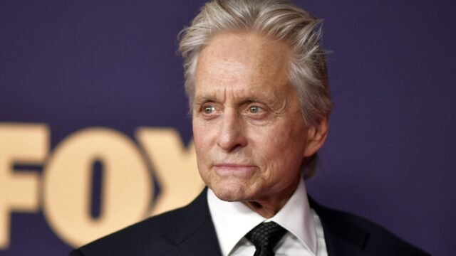 Michael Douglas cuenta cómo intentaron atacarlo con una aguja infectada de VIH durante los Premios Oscar de 1992