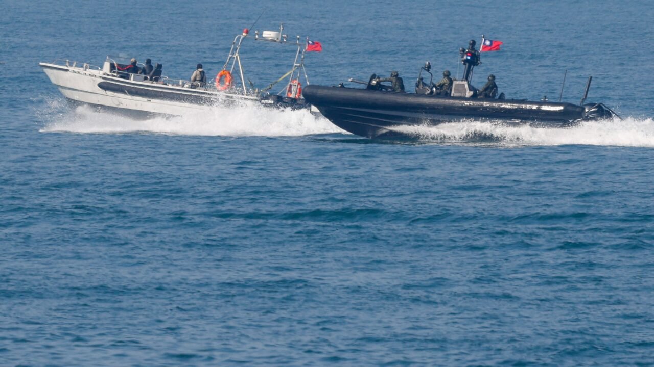 Taiwán alejó a 16 embarcaciones chinas que realizaban maniobras de “acoso marítimo” alrededor de la isla
