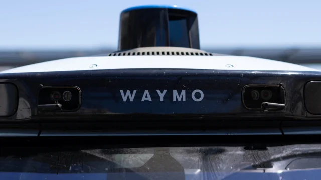 Alphabet apuesta por los robotaxis de Waymo, pero el negocio todavía representa menos del 1% de sus ingresos