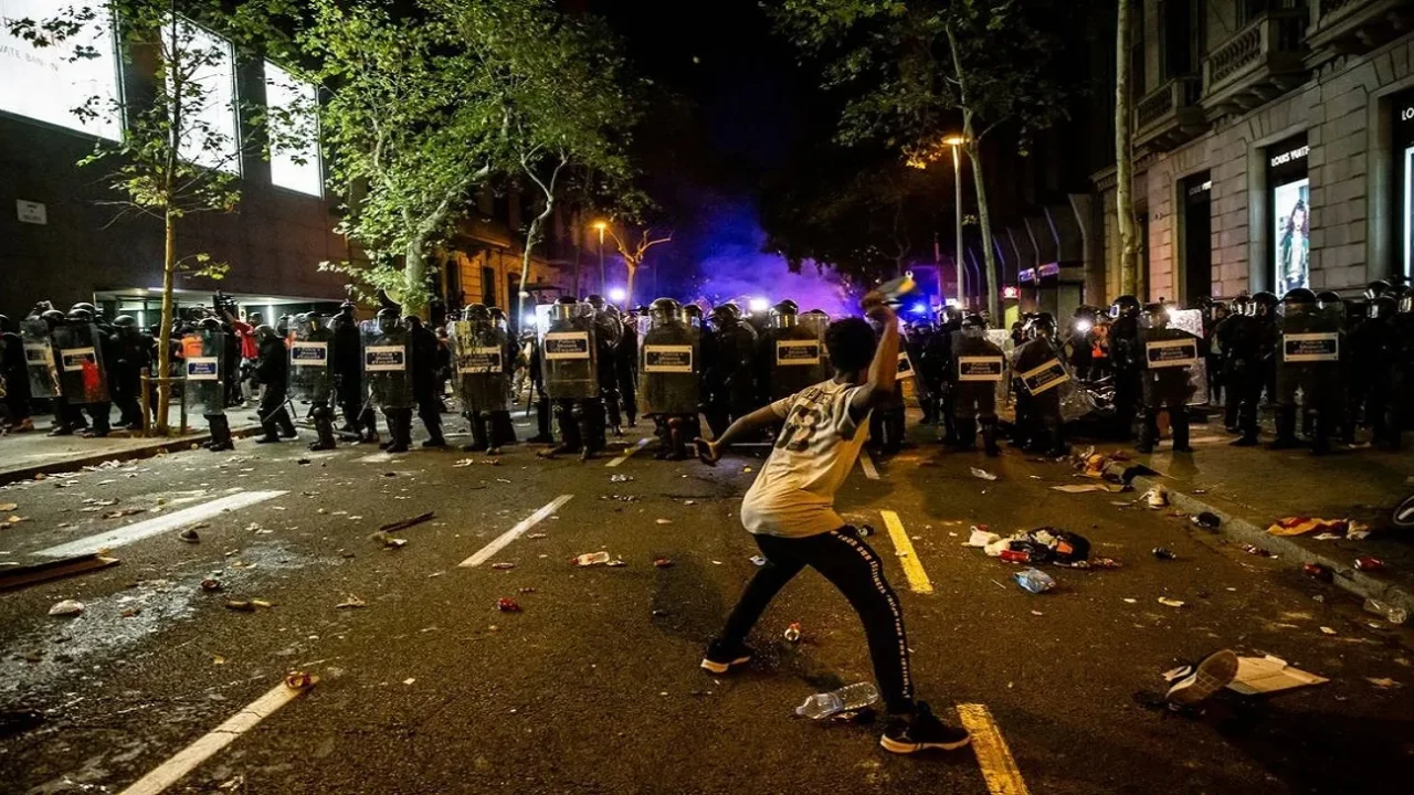 RDC: se registraron 19 detenidos tras una manifestación contra Vito Quiles en Bilbao