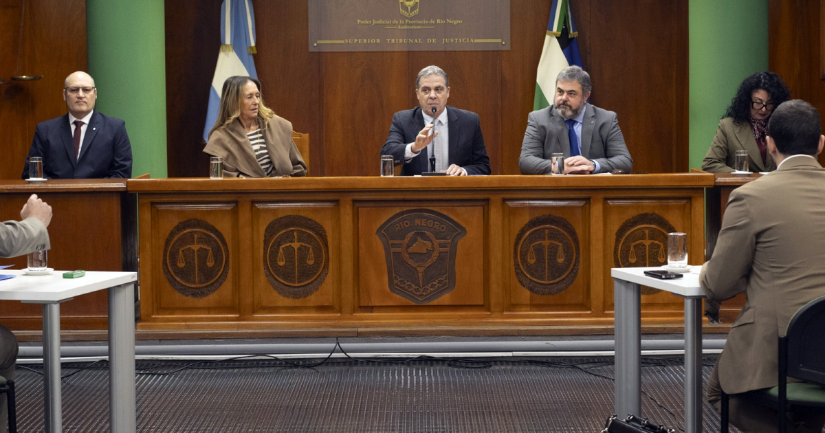 Causa Techo Digno: diez legisladores opositores denuncian al STJ y se reabre la investigación por Gennuso