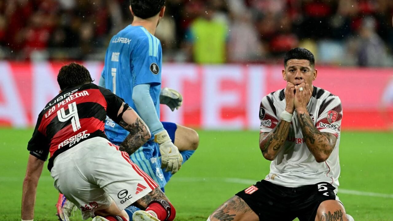 En vivo: Estudiantes se quedó con diez y empata 0-0 con Flamengo