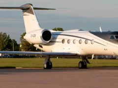 RDI: quién está detrás del avión que llevó a Flávio Bolsonaro de Argentina a Estados Unidos