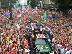 Brasil define su futuro: Lula y Bolsonaro movilizaron a sus seguidores antes del balotaje