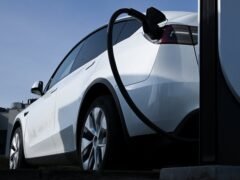 En qué se diferencian los autos eléctricos, híbridos y de rango extendido: cómo elegirlo