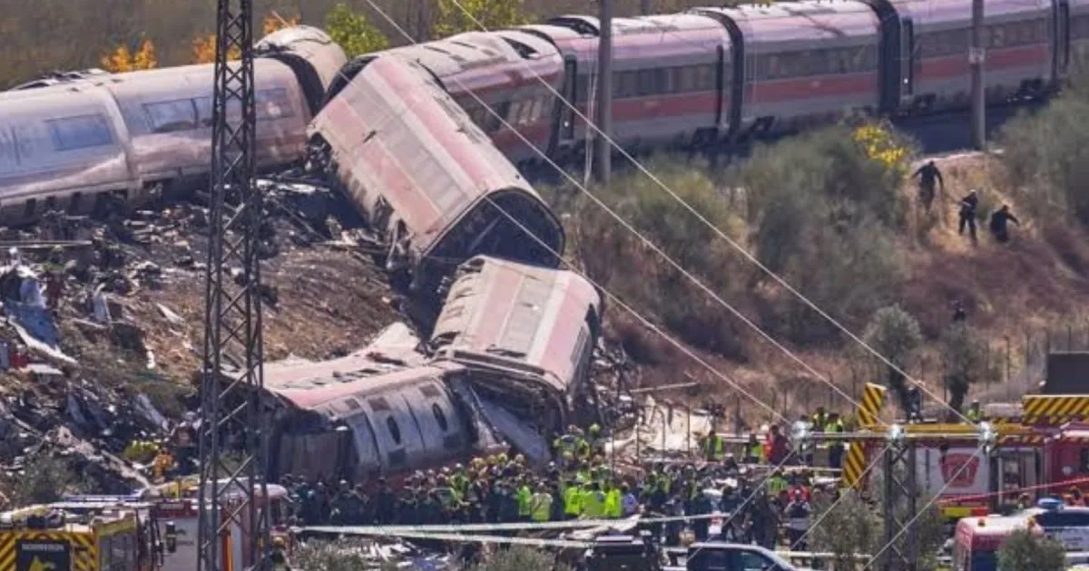 ¿Error humano o falla mecánica?: las hipótesis principales del trágico choque de trenes en España