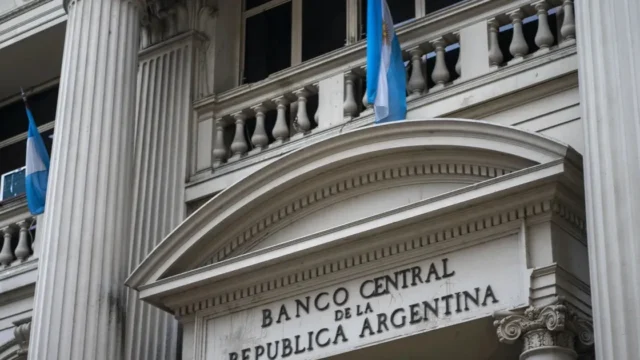 Acuerdo con el FMI: el Banco Central mantendrá metas monetarias y buscará acumular reservas