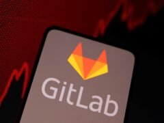 GitLab corrigió una falla crítica que permitía tomar el control de su IA Gateway