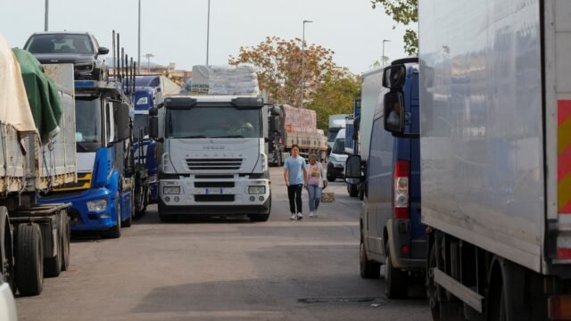 Continúan los bloqueos en el sur de Italia pese al acuerdo anunciado por el gobierno de Giorgia Meloni