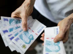 Según el Banco Provincia, más de un tercio de sus clientes con salarios privados se queda sin dinero antes del 10 del mes