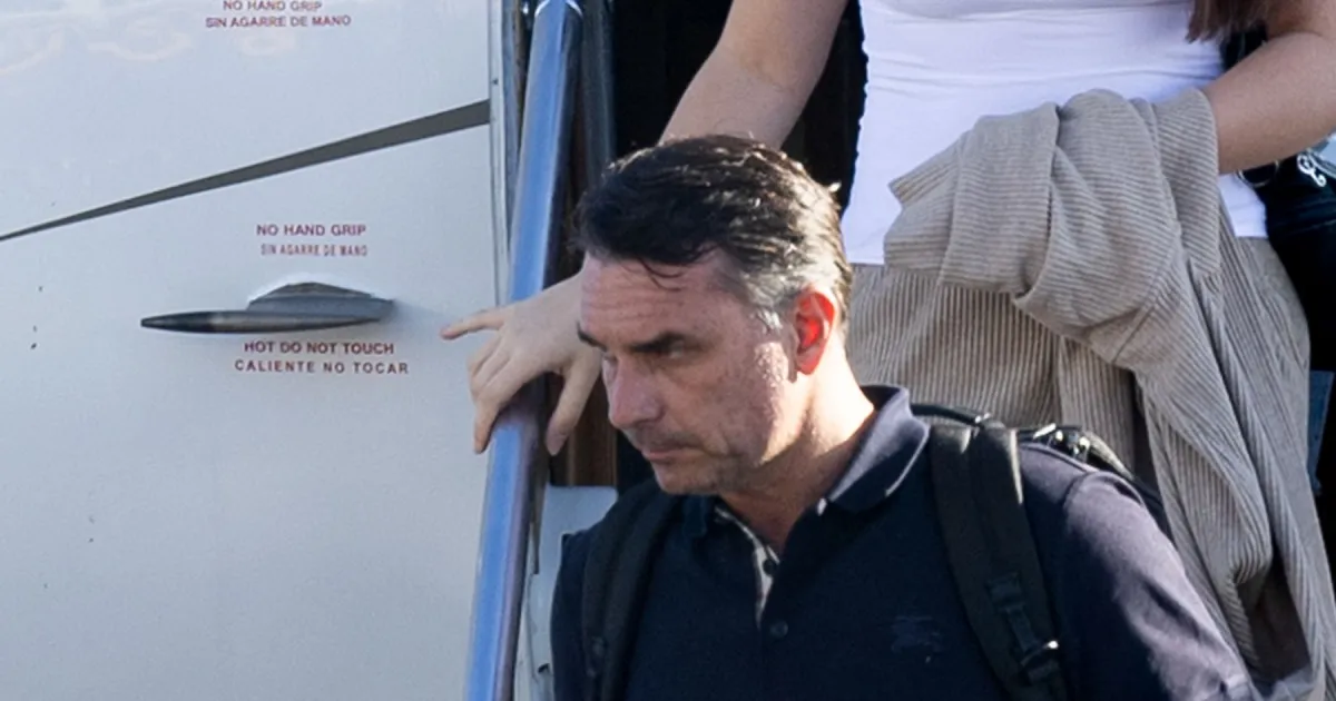 La Justicia pidió filmaciones y datos migratorios por la salida de Flávio Bolsonaro