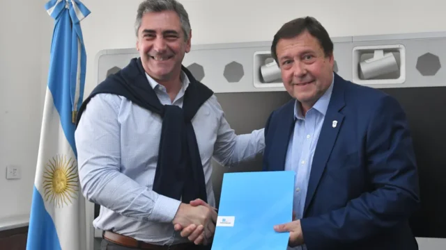 Río Negro ya firmó el traspaso de las rutas 151 y 22: podrá intervenir en todo el tramo entre Cipolletti y Fernández Oro, incluido Puente 83