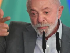 Lula, sobre la ida de Flávio Bolsonaro a EE.UU.: “Quien sale escondido de su país, debe alguna cosa”