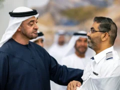 El presidente de Emiratos Árabes Unidos homenajeó al piloto de Flydubai y le otorgó la Orden de Zayed II de Primera Clase