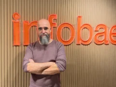 “Hay que tener más miedo a perder el empleo por no usar IA que por usarla”: Jon Hernández, divulgador de inteligencia artificial