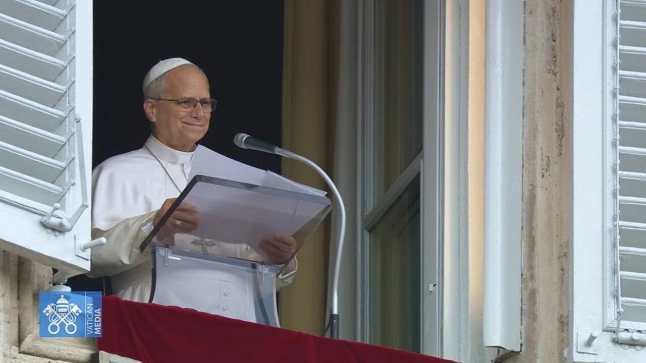 El papa León XIV pidió a Zelensky que colabore con Rusia para evacuar a los civiles de Kherson