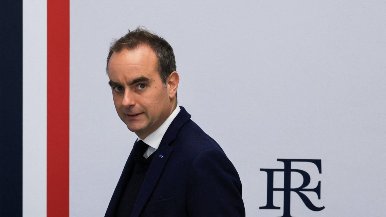 El primer ministro francés se reúne con los sindicatos mientras prepara un despliegue policial “masivo” para las nuevas protestas