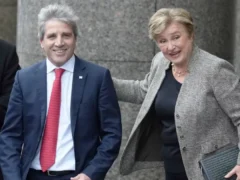 A la espera del FMI, las opciones del Gobierno para conseguir dólares y pagar la deuda en 2027