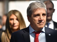 Se apunó: Caputo sufrió un cuadro de mal de altura durante la visita de Milei a una mina de litio