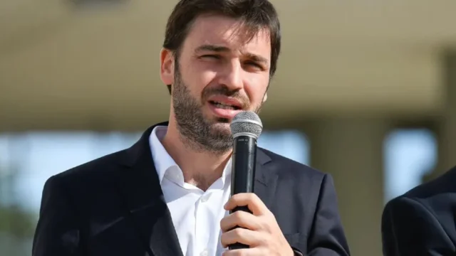 Chubut | Torres deshoja la margarita: la fecha de las elecciones y el dilema de una alianza con Milei