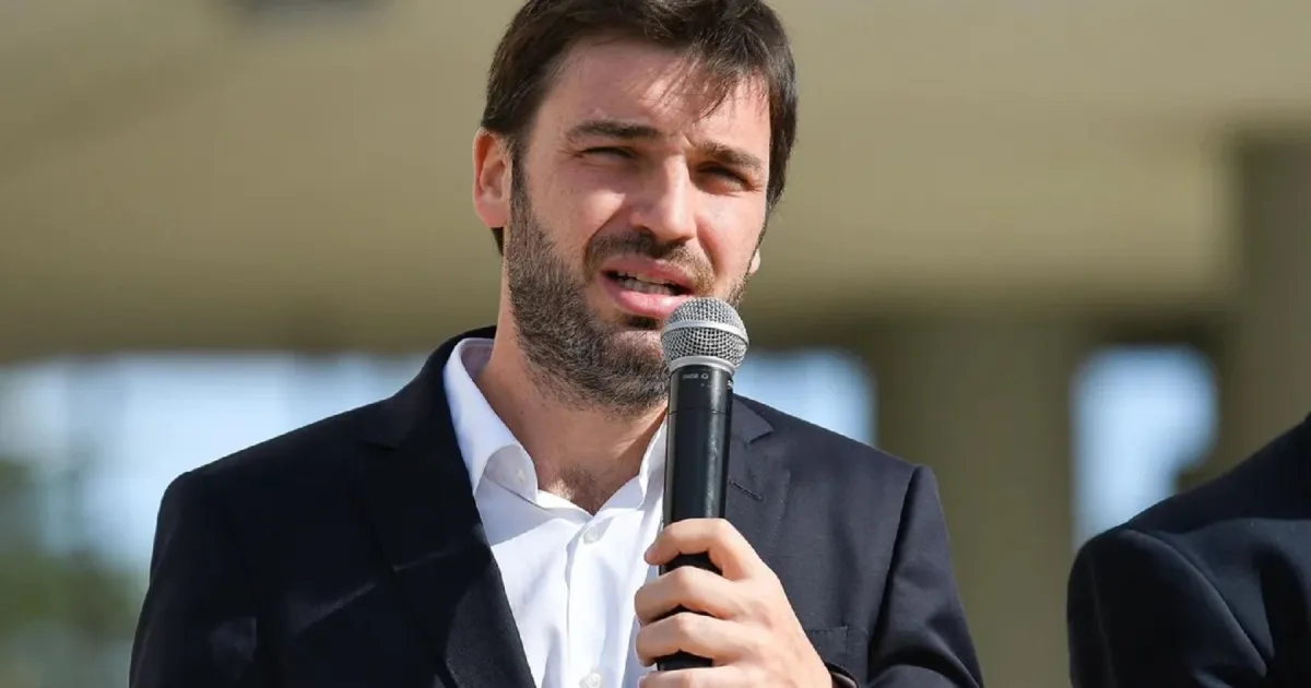 Chubut | Torres deshoja la margarita: la fecha de las elecciones y el dilema de una alianza con Milei